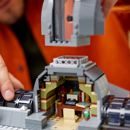 LEGO® 10326 ICONS™ Natural History Museum
