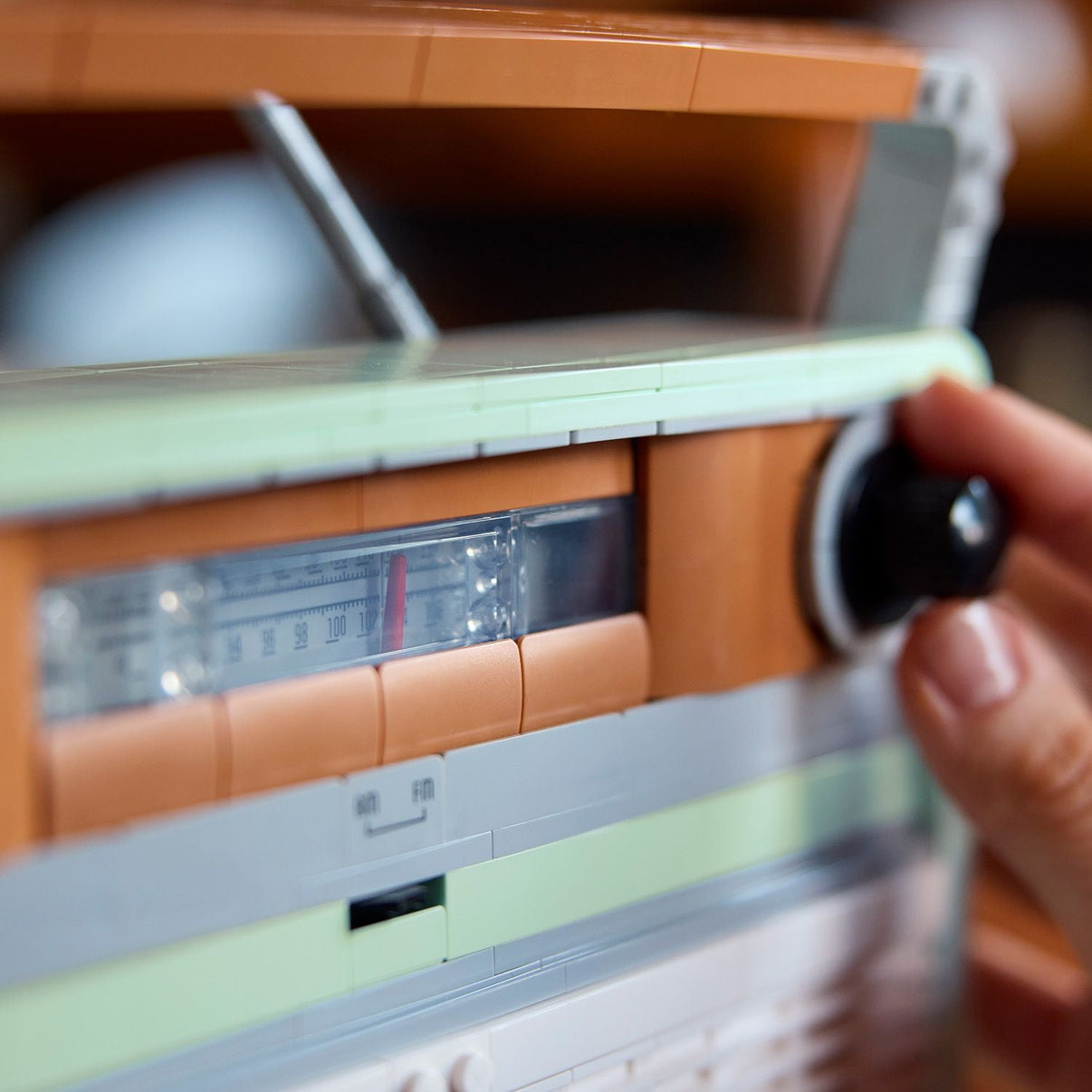 LEGO® Icons Retro Radio