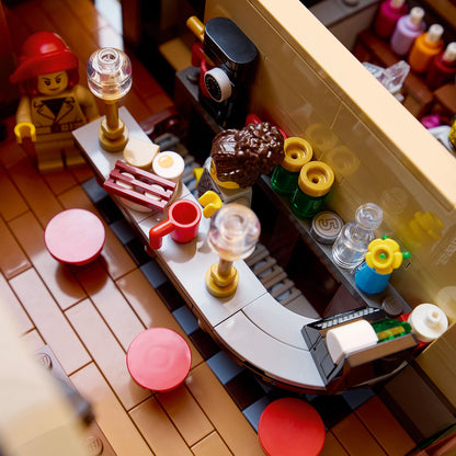 LEGO® 10350 ICONS™ Tudor Corner