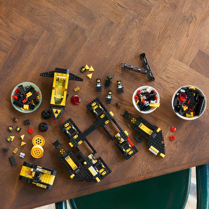 LEGO® 10355 ICONS™ Blacktron Renegade