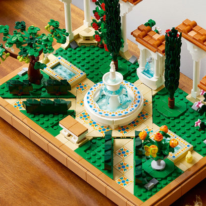 LEGO 10359 ICONS™ Fountain Garden
