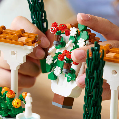 LEGO 10359 ICONS™ Fountain Garden