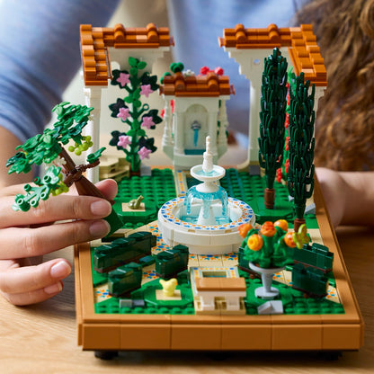 LEGO 10359 ICONS™ Fountain Garden