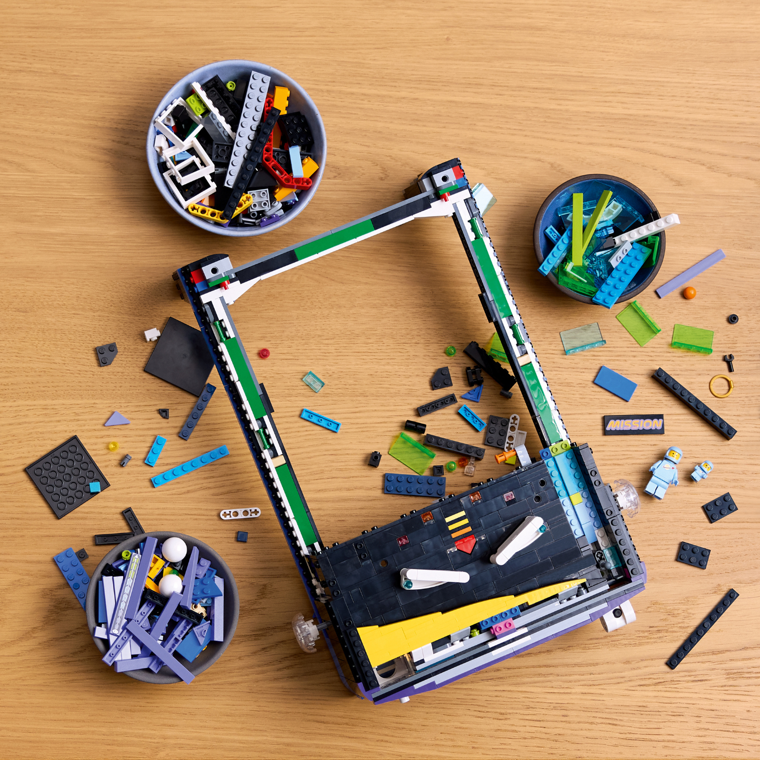 LEGO® Icons Arcade Pinball Machine
