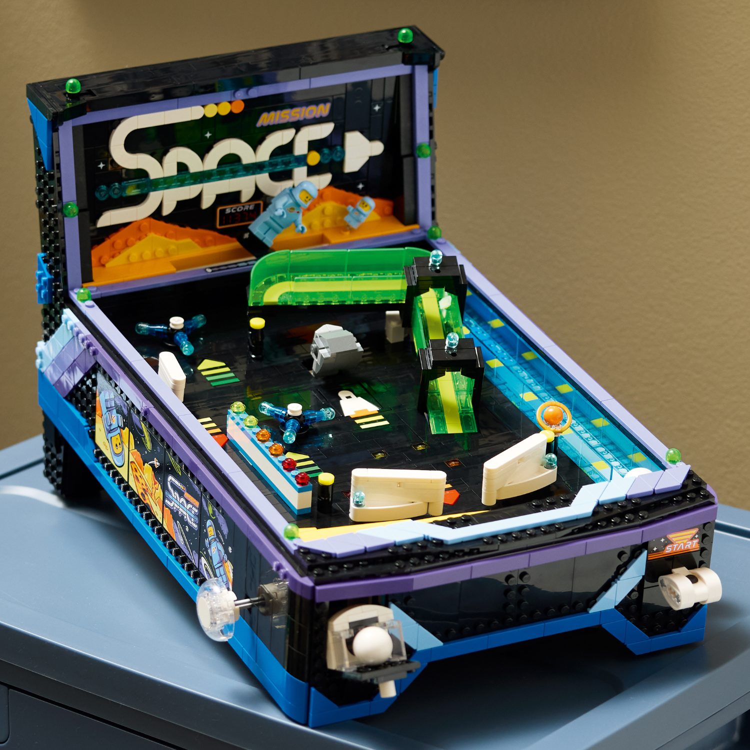 LEGO® Icons Arcade Pinball Machine