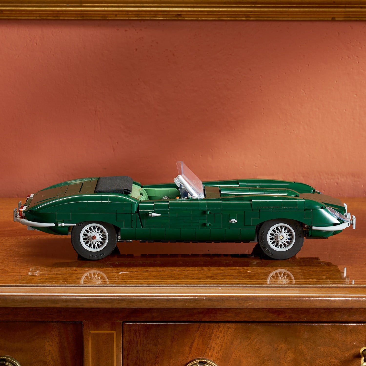 LEGO® Icons Jaguar E-Type