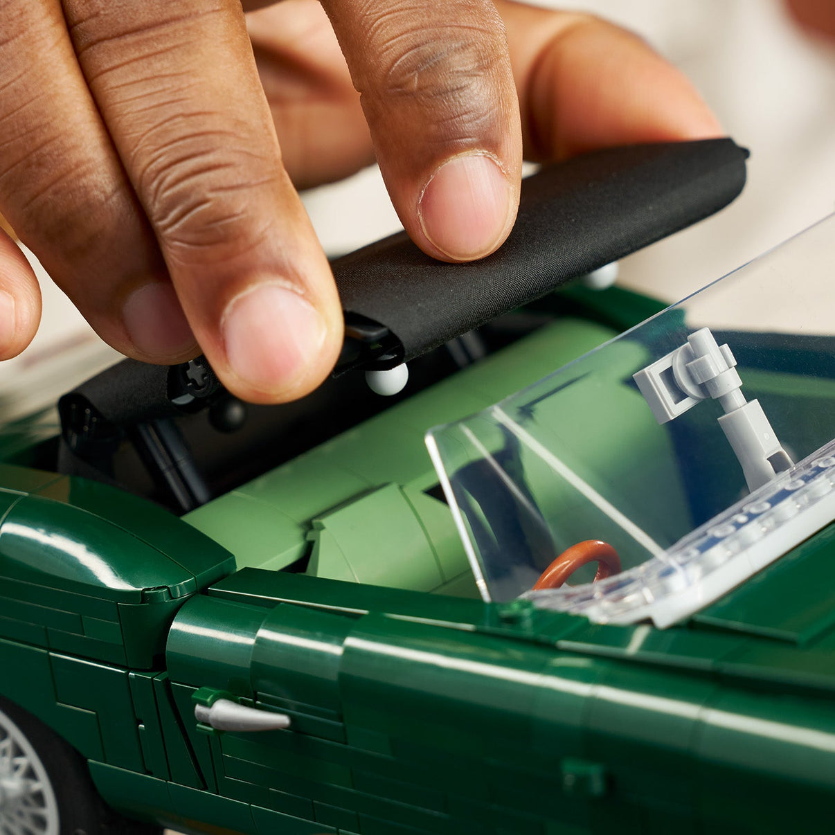 LEGO® Icons Jaguar E-Type