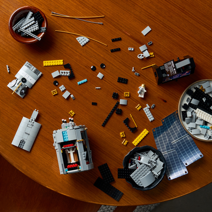 LEGO® Icons Hubble Space Telescope