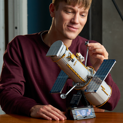 LEGO® Icons Hubble Space Telescope