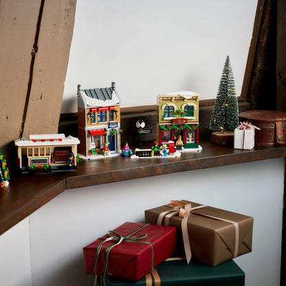 LEGO® Icons Holiday Main Street