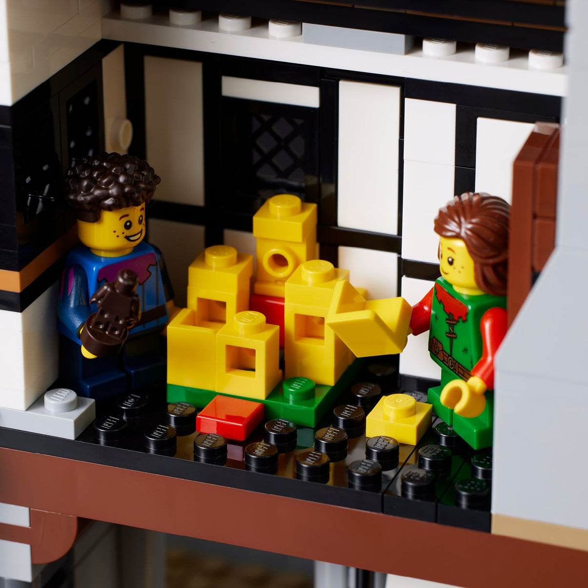 LEGO® Icons Lion Knights' Castle