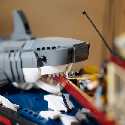 LEGO® 21350 Ideas Jaws