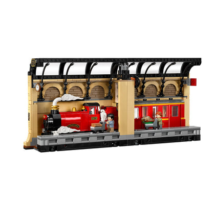 LEGO 76450 Harry Potter™ Book Nook: Hogwarts™ Express