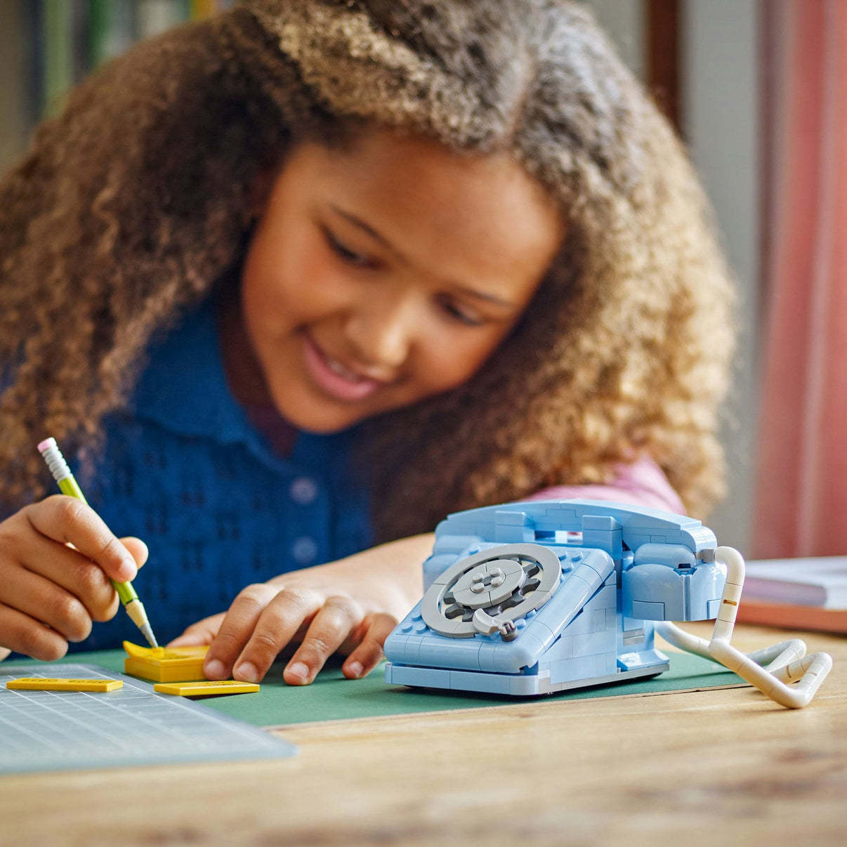 LEGO® Creator 3-in-1 Retro Telephone