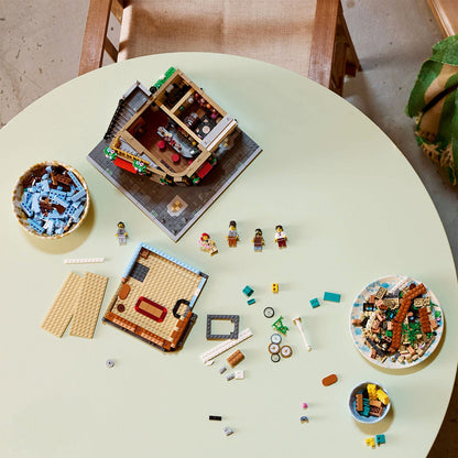 LEGO® 10350 ICONS™ Tudor Corner