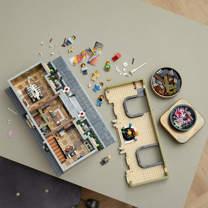 LEGO® 10326 ICONS™ Natural History Museum