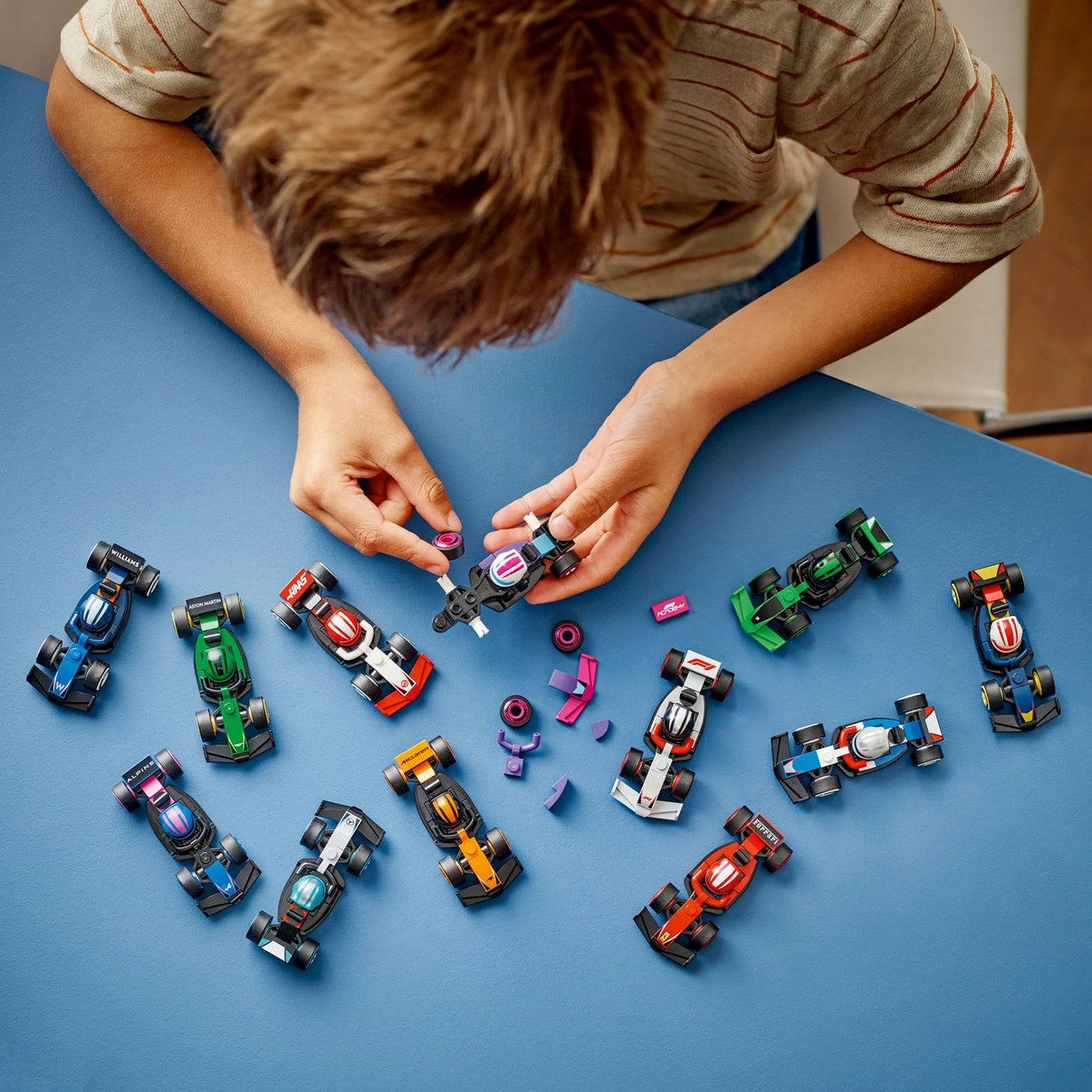LEGO® Minifigures F1 Collectible Race Cars