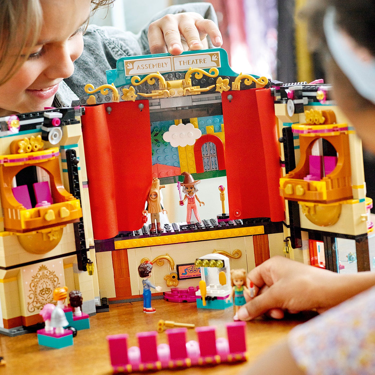 LEGO® Friends™ Andrea’s Theater School