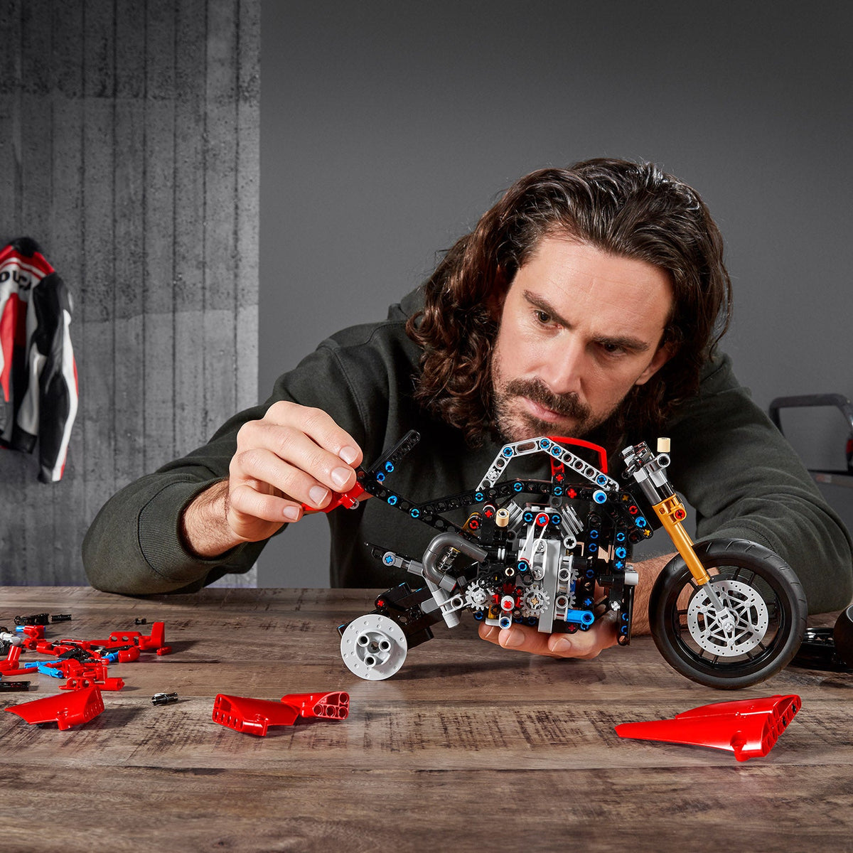 LEGO® Technic Ducati Panigale V4 R