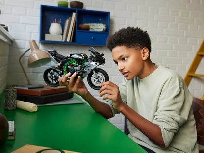 LEGO  42170 Technic Kawasaki Ninja H2R Motorcycle