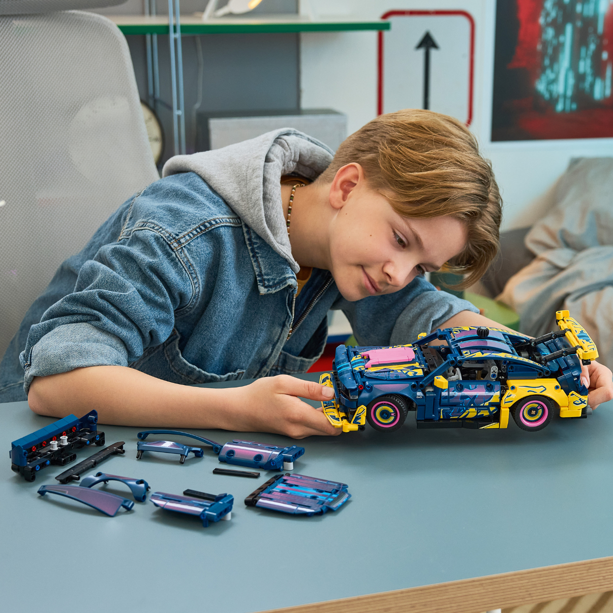 LEGO® Technic Custom Garage Ford Mustang GT Car