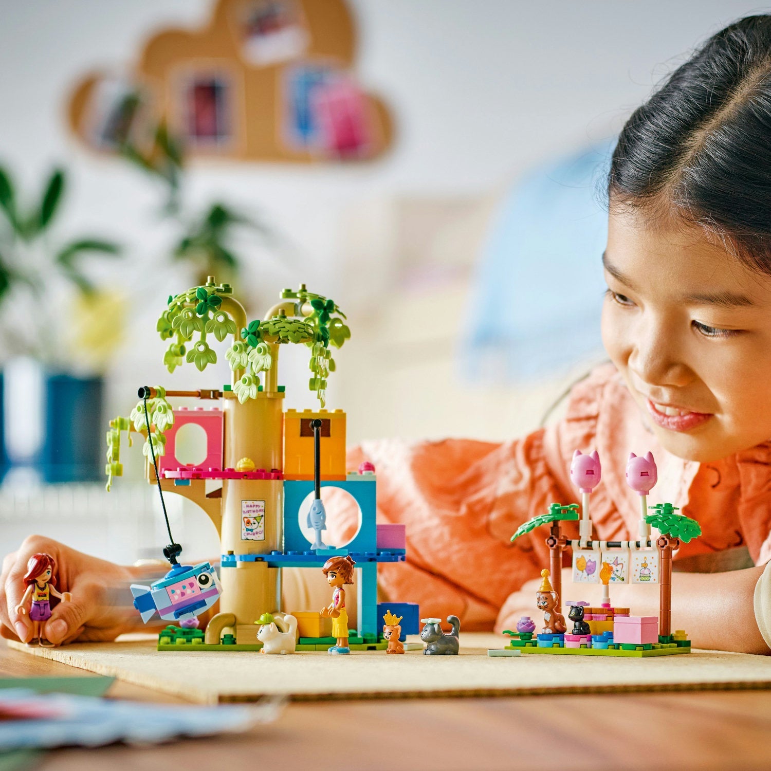 LEGO® Friends™ Cat Birthday Party & Tree House