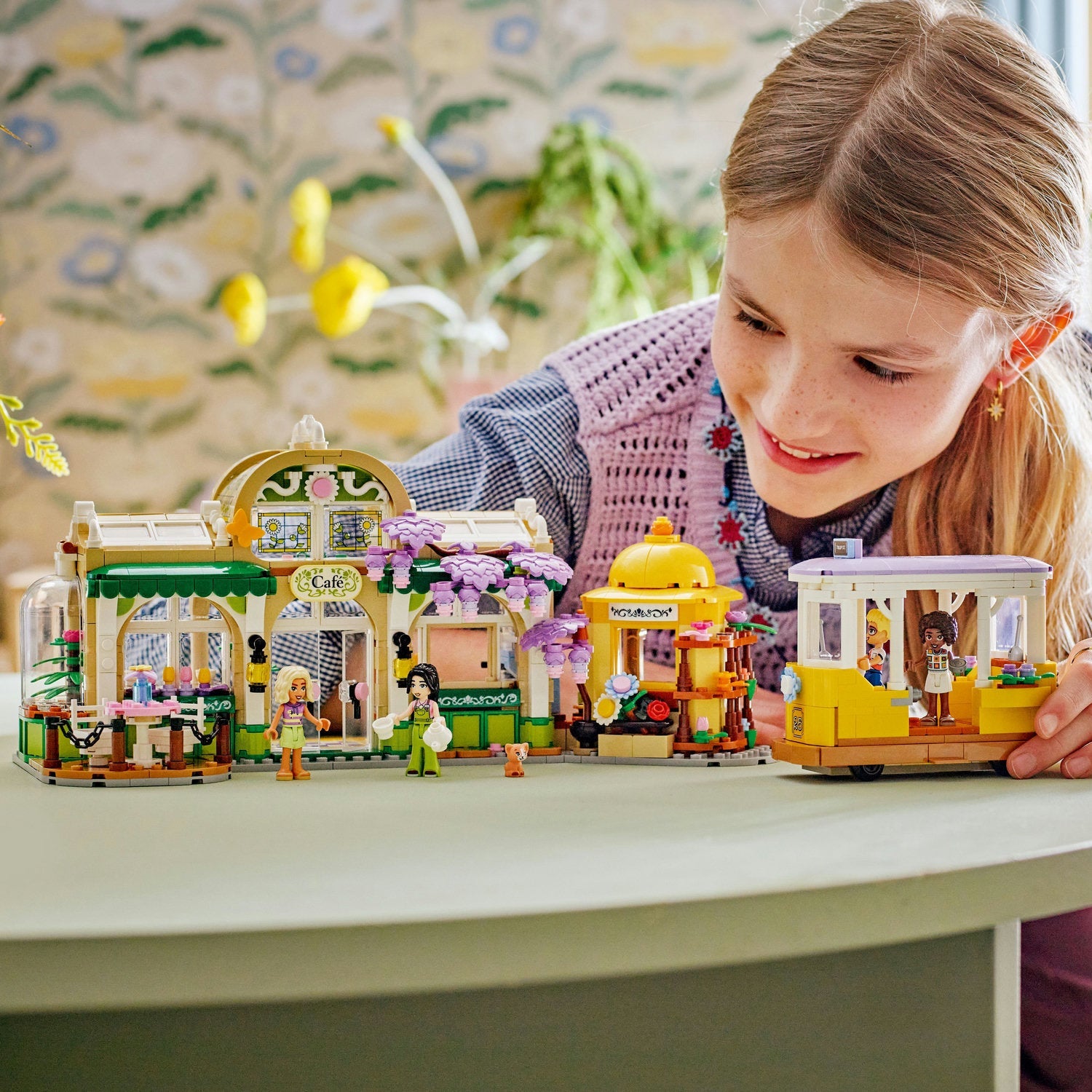 LEGO® Friends™ Plant Café & Flower Shop