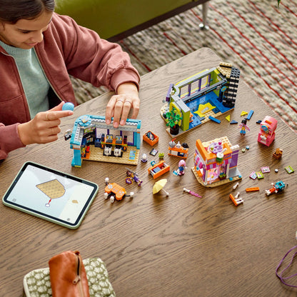 LEGO® Friends™ Comic Book and Game Store