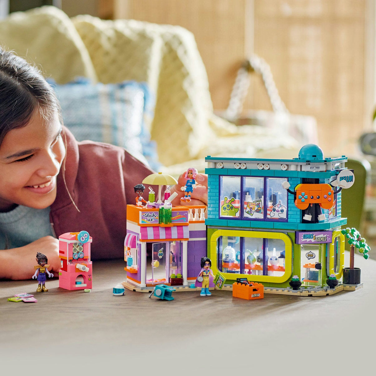 LEGO® Friends™ Comic Book and Game Store