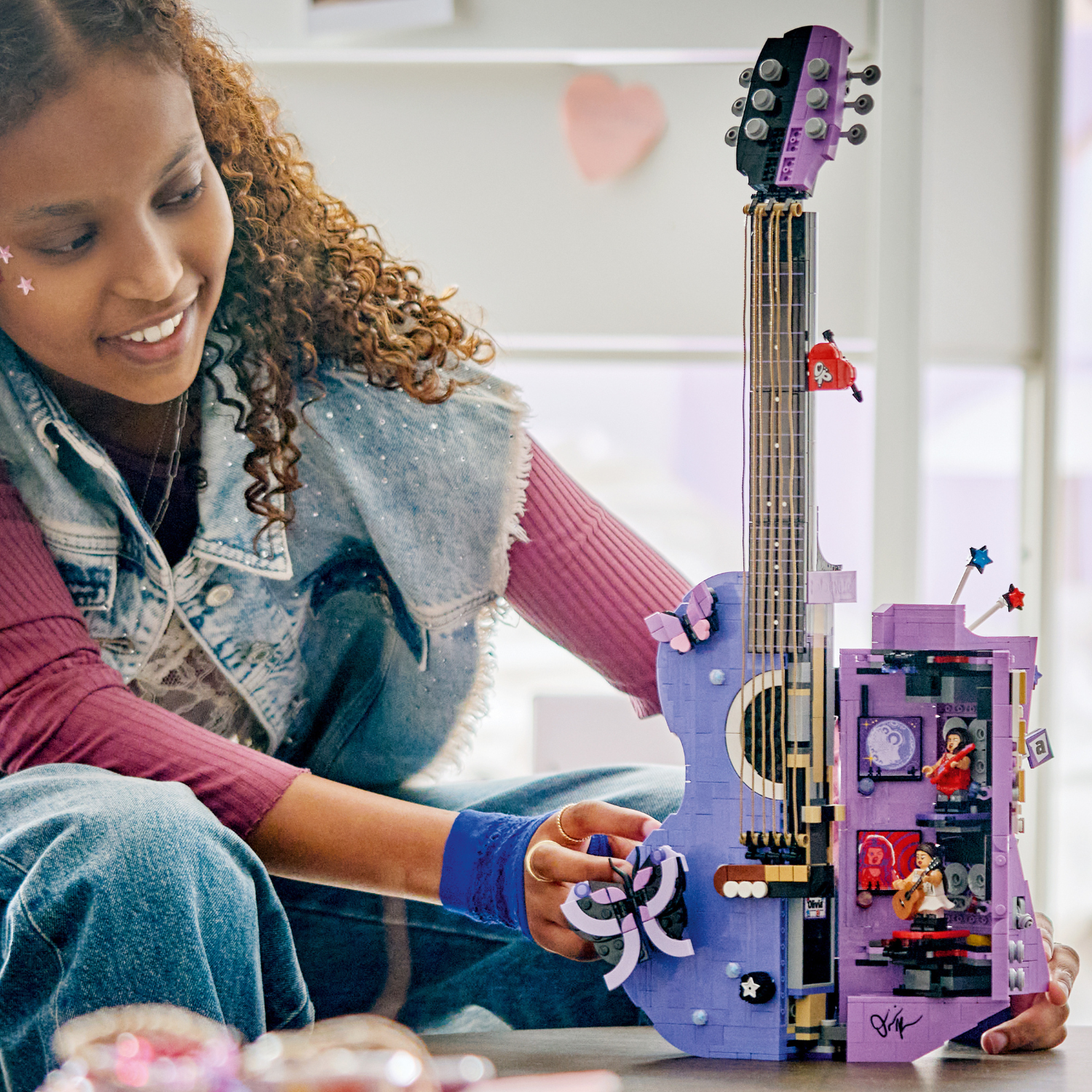 LEGO® Editions Olivia Rodrigo’s Dual Guitar