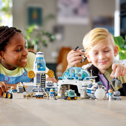 LEGO® City Lunar Research Base
