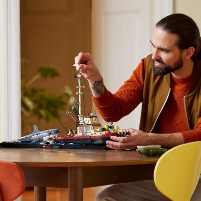 LEGO® 21350 Ideas Jaws
