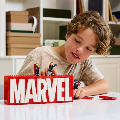 LEGO® 76313 Marvel: MARVEL Logo & Minifigures