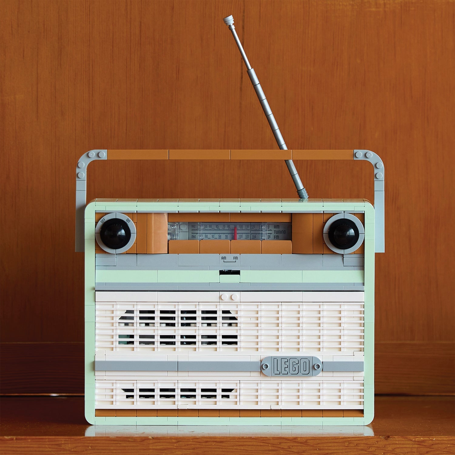LEGO® Icons Retro Radio