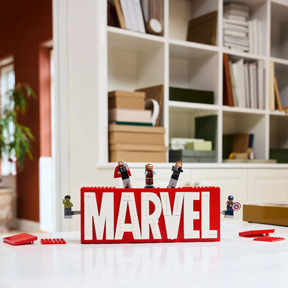 LEGO® 76313 Marvel: MARVEL Logo & Minifigures