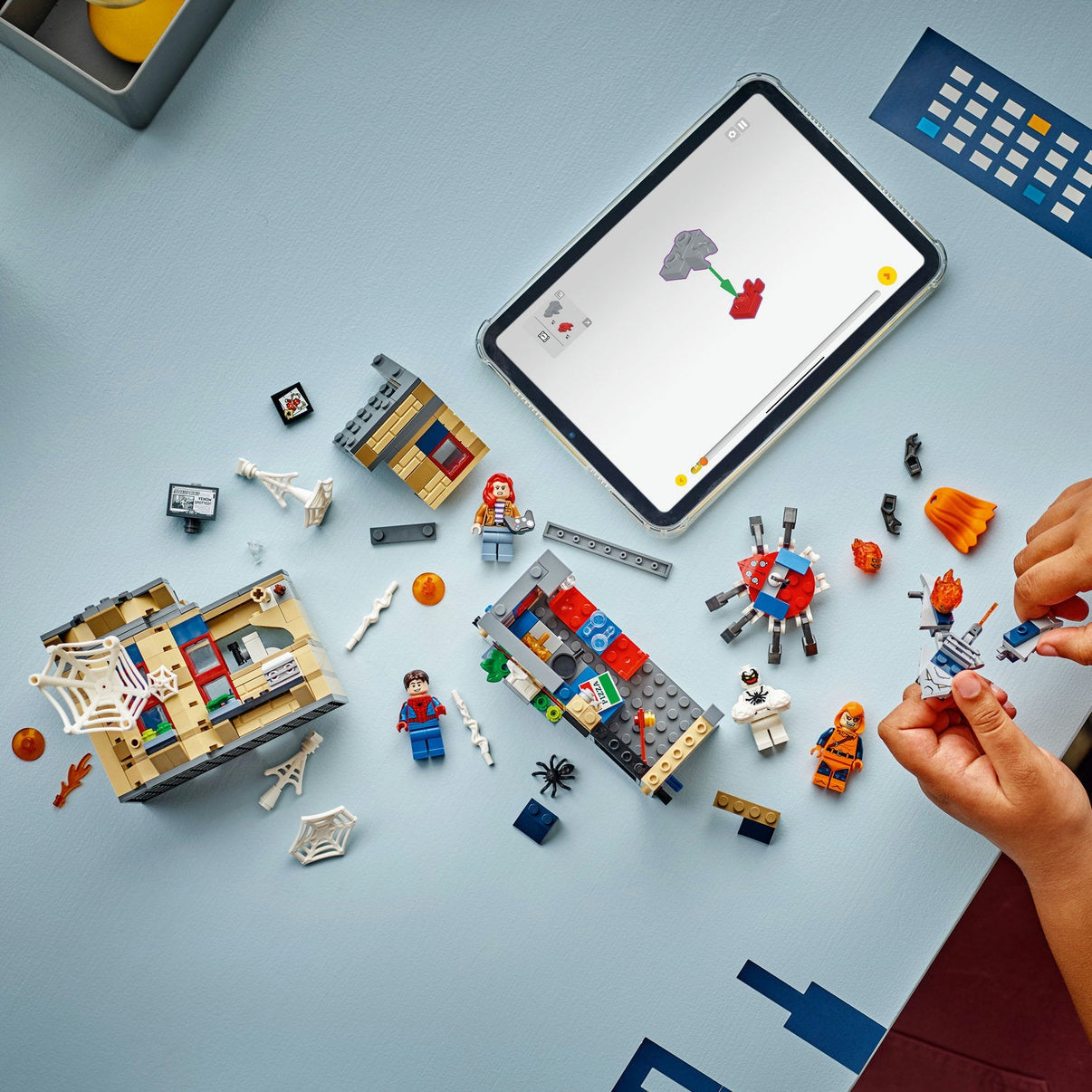 LEGO® Super Mario™: Mario Kart™ – Interactive LEGO® Mario™ & Standard Kart