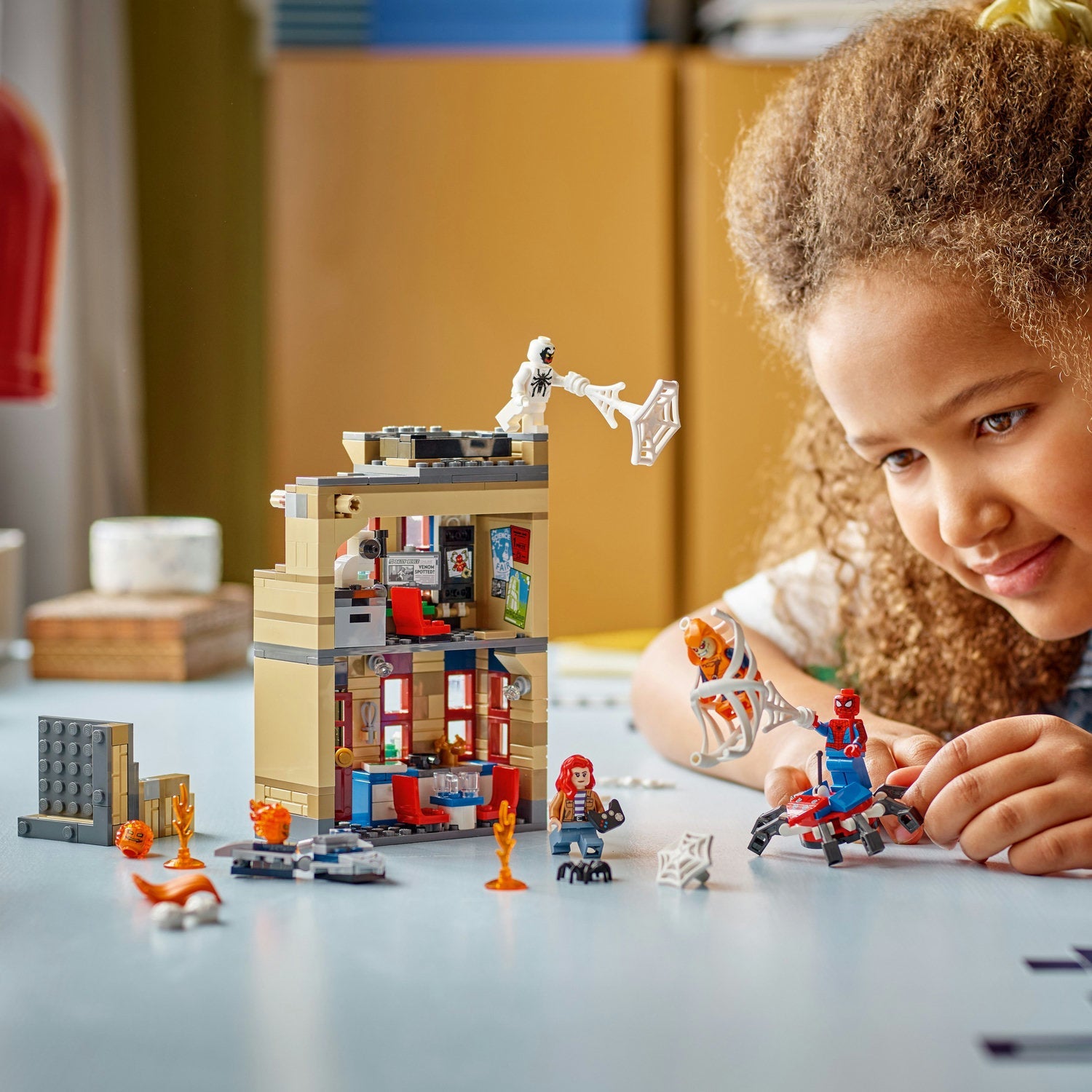 LEGO® Super Mario™: Mario Kart™ – Interactive LEGO® Mario™ & Standard Kart