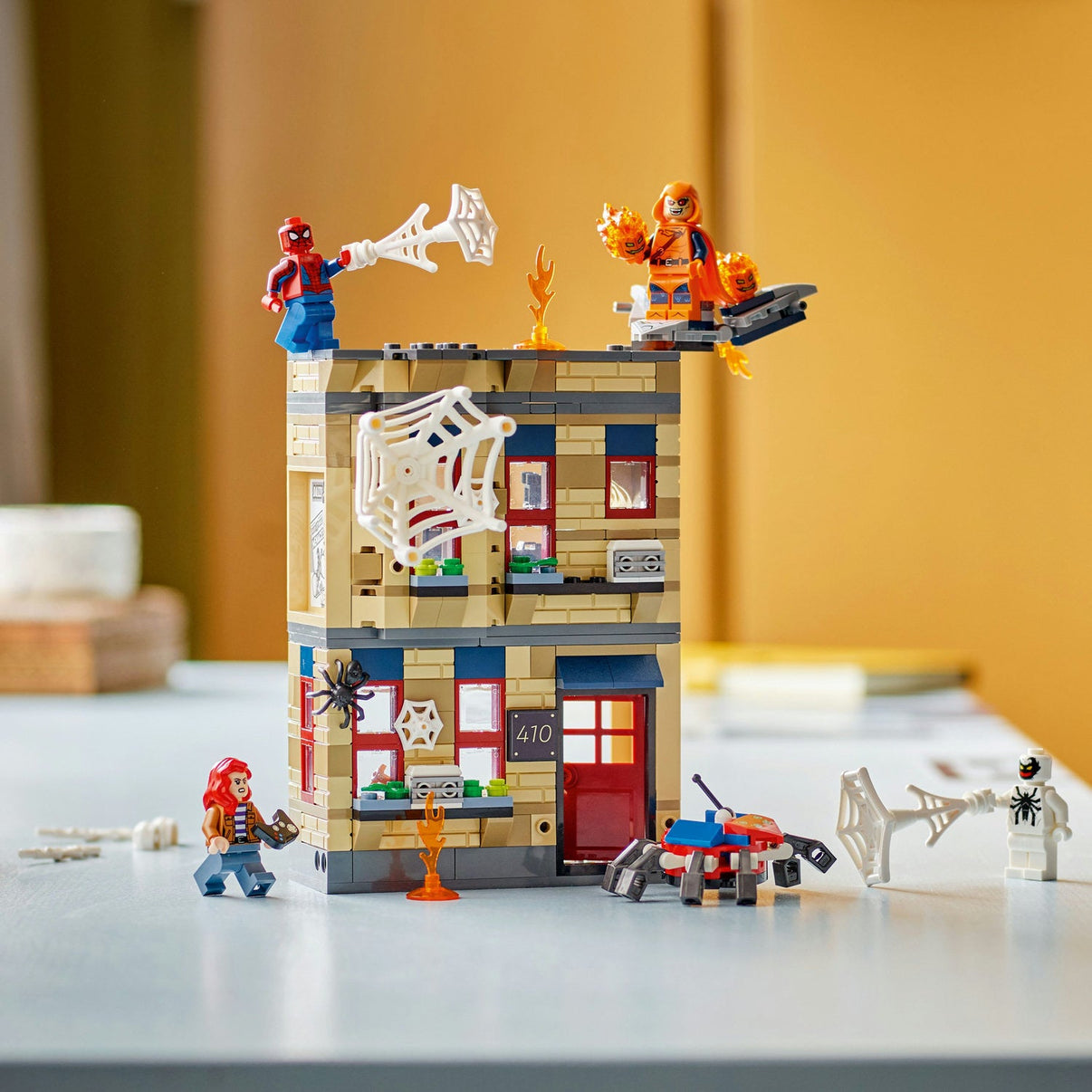 LEGO® Super Mario™: Mario Kart™ – Interactive LEGO® Mario™ & Standard Kart