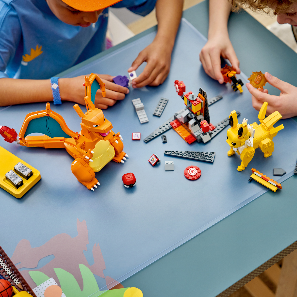 LEGO® Pokémon™ SMART Play™: Charizard vs. Jolteon Ultimate Battle