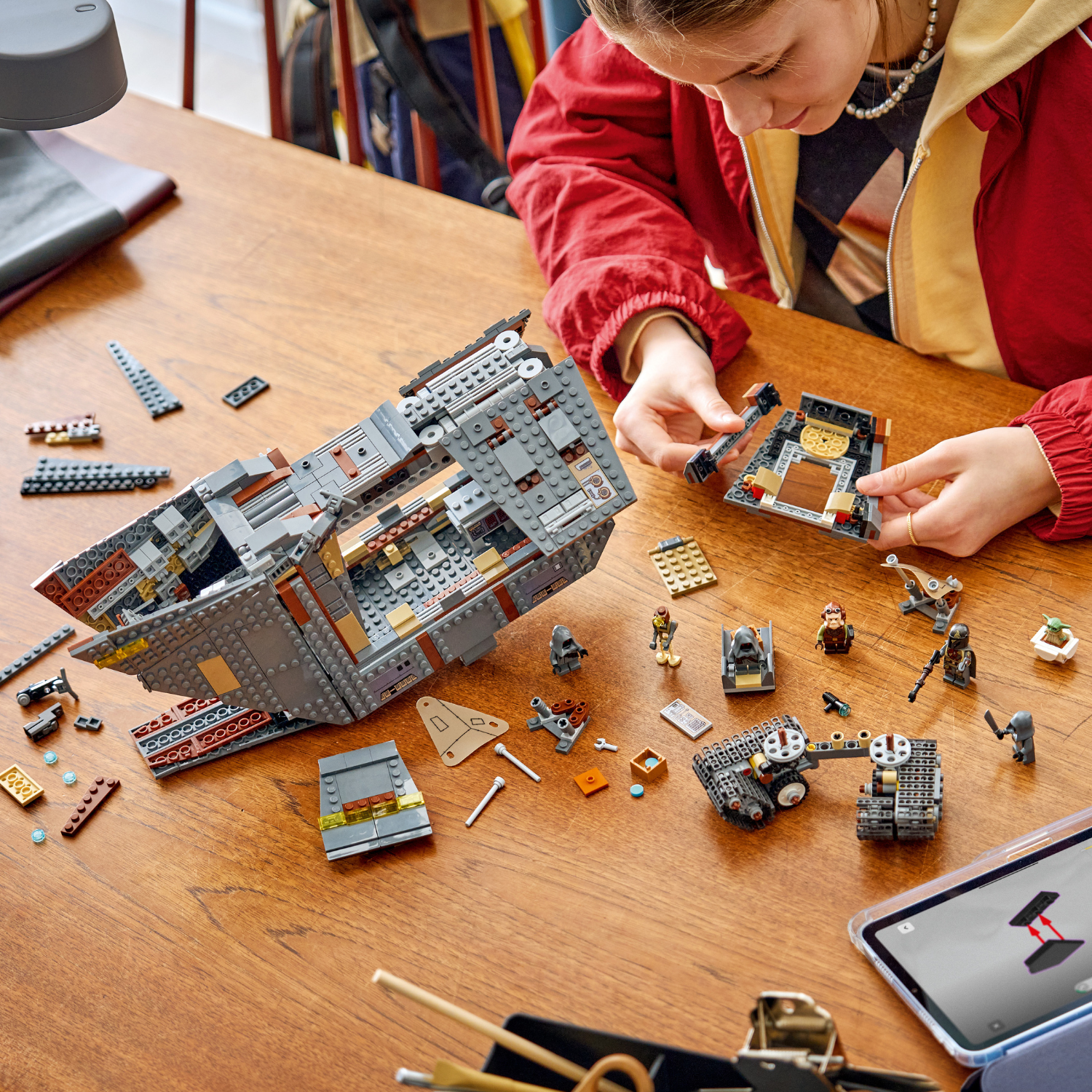 LEGO® Star Wars™ Offworld Sandcrawler™ and Mudhorn