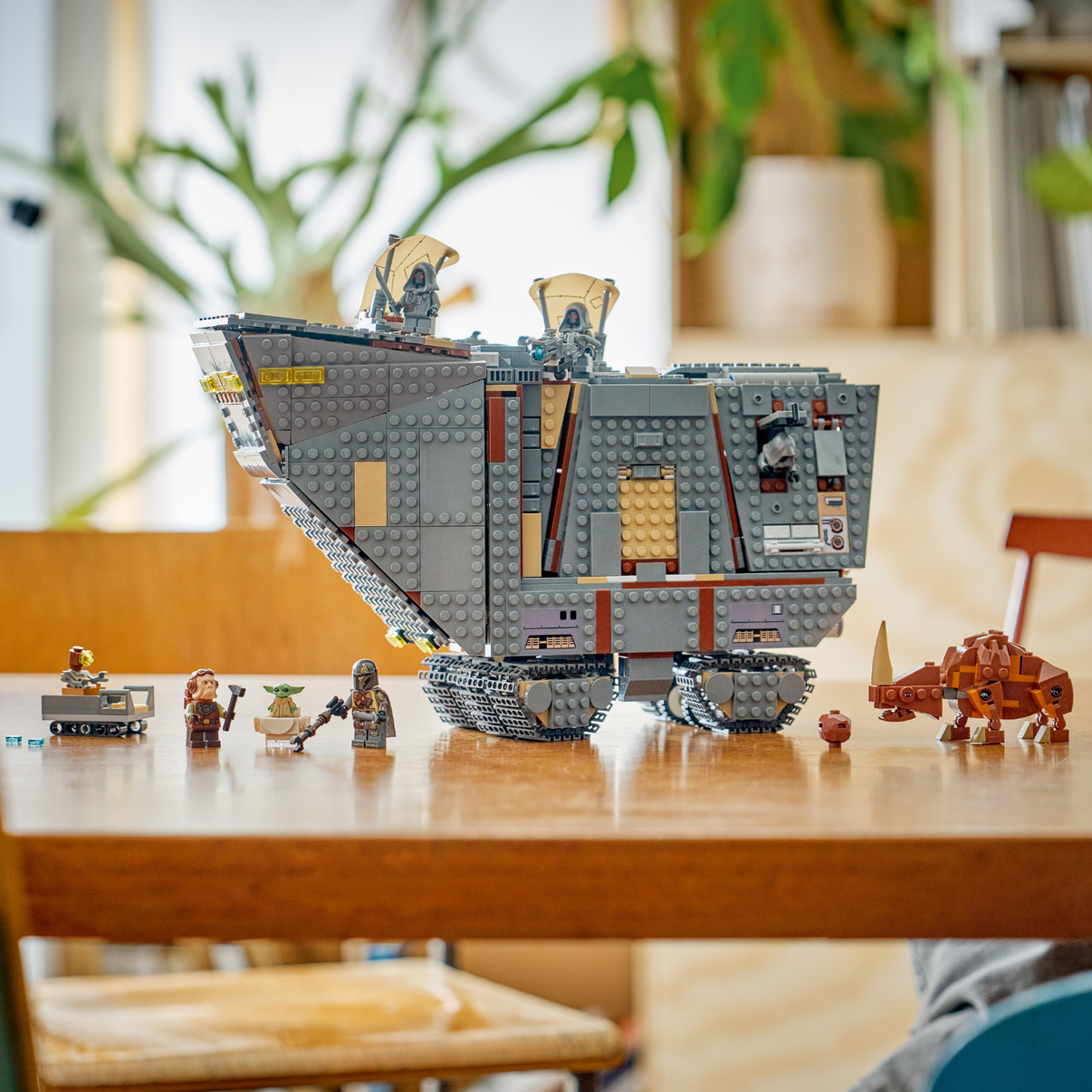LEGO® Star Wars™ Offworld Sandcrawler™ and Mudhorn
