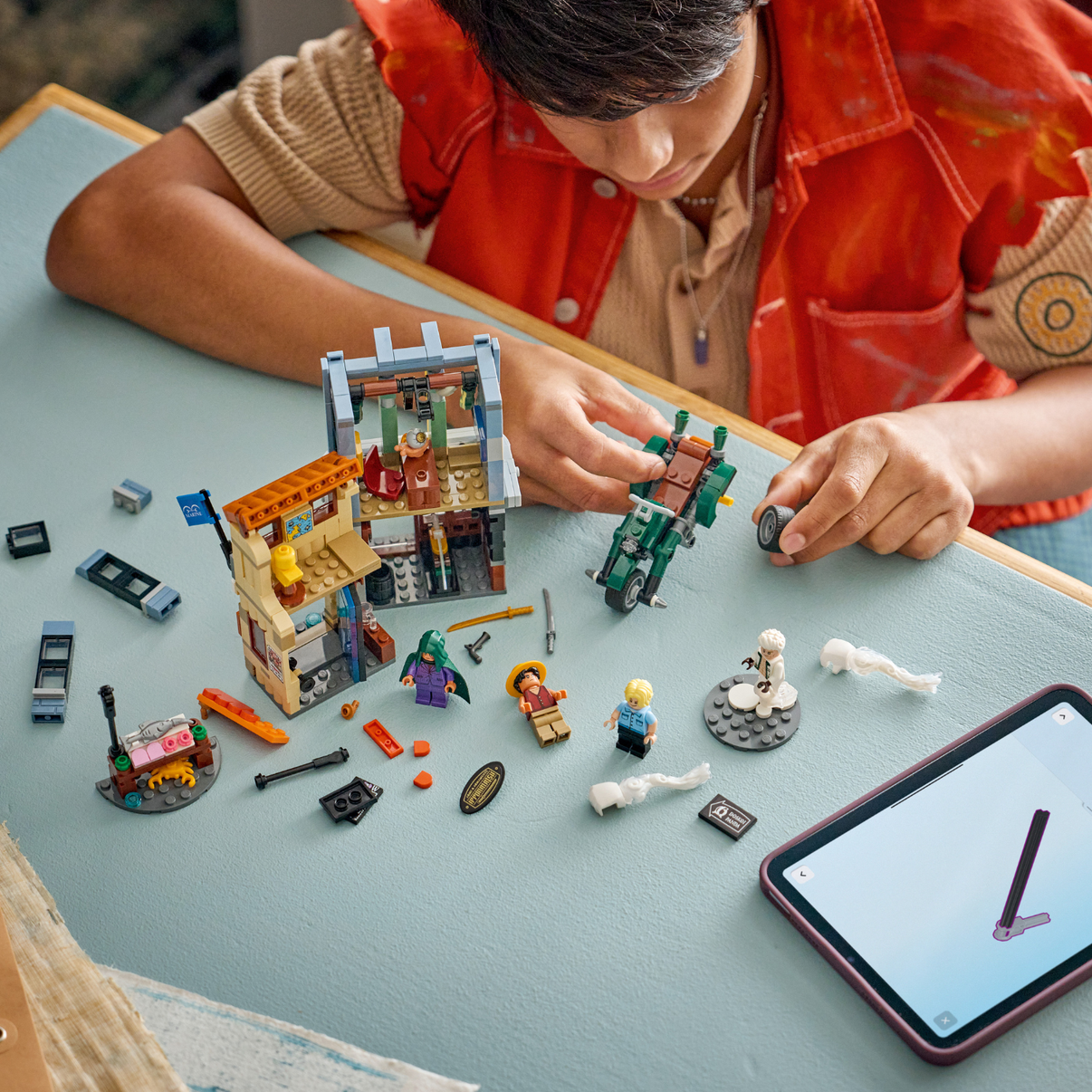 LEGO® ONE PIECE Showdown with Captain Smoker