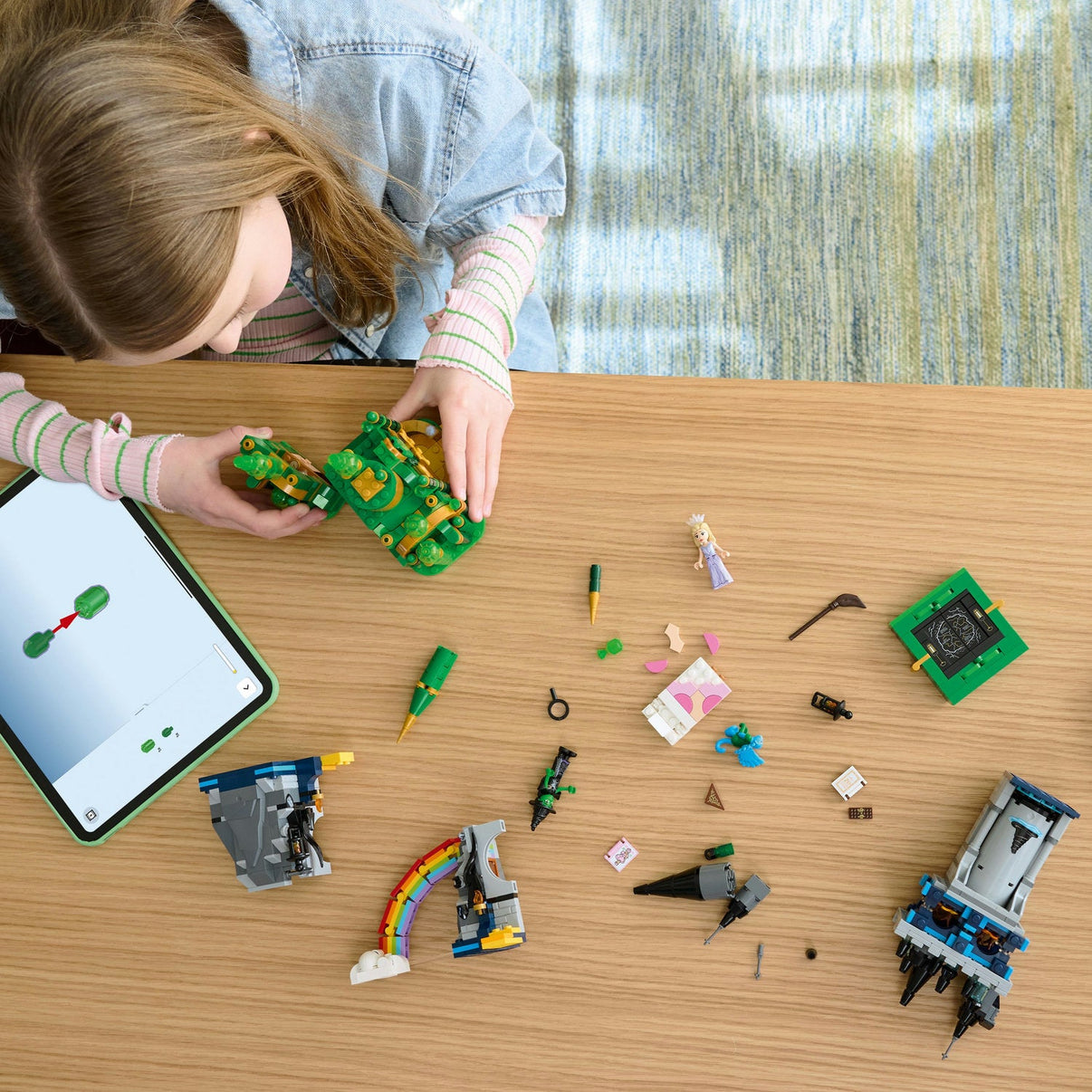 LEGO® Wicked Emerald City & Kiamo Ko Castle