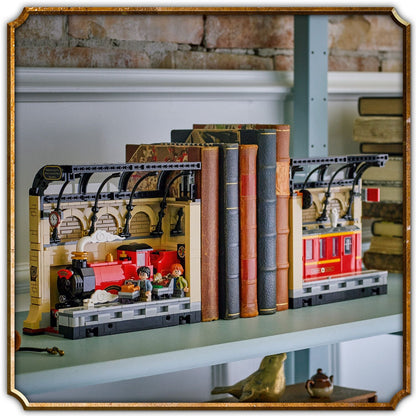 LEGO 76450 Harry Potter™ Book Nook: Hogwarts™ Express