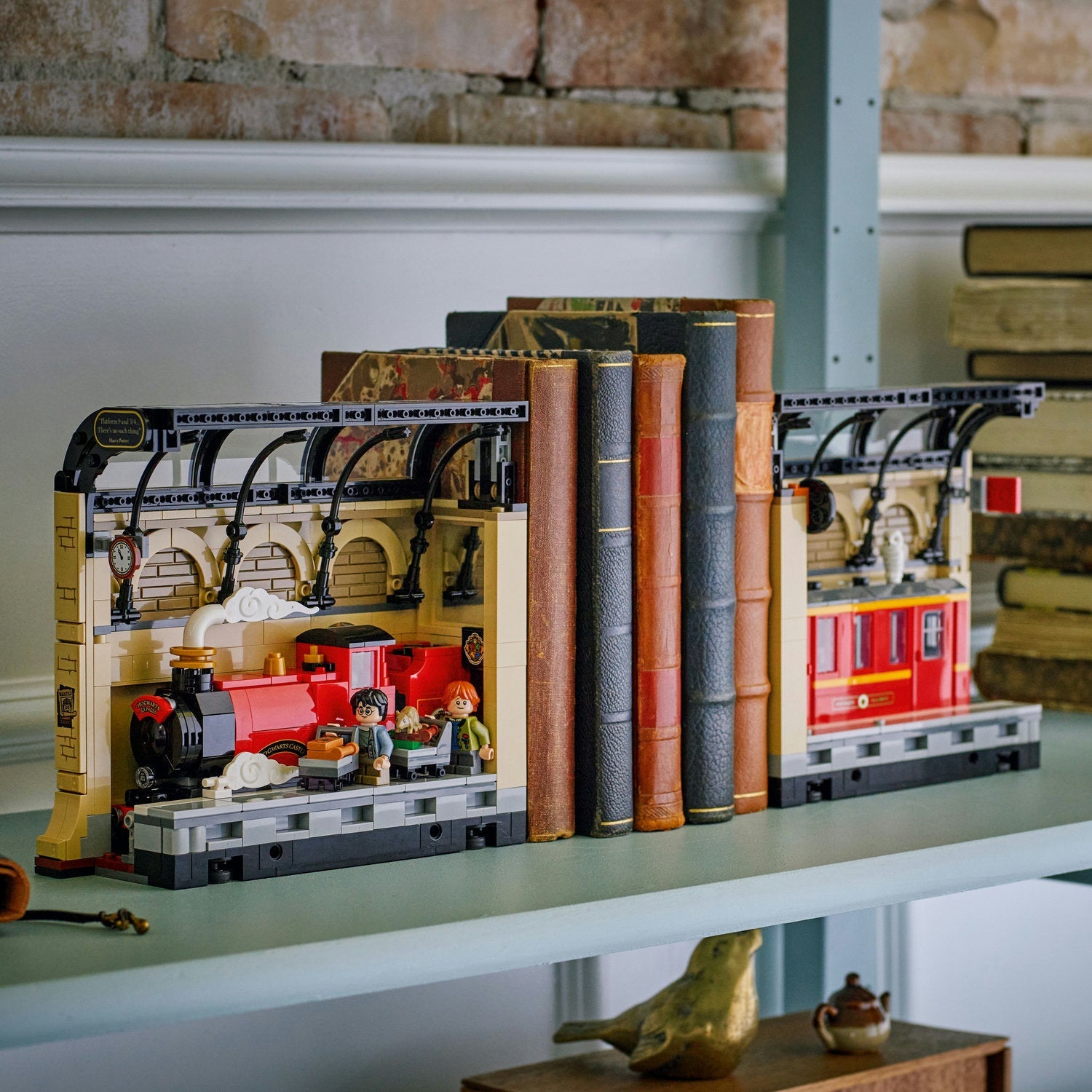 LEGO® Harry Potter™ Book Nook: Hogwarts™ Express