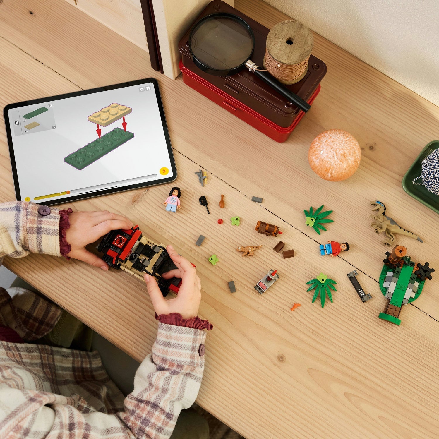 LEGO® Jurassic World Raptor Off-Road Escape