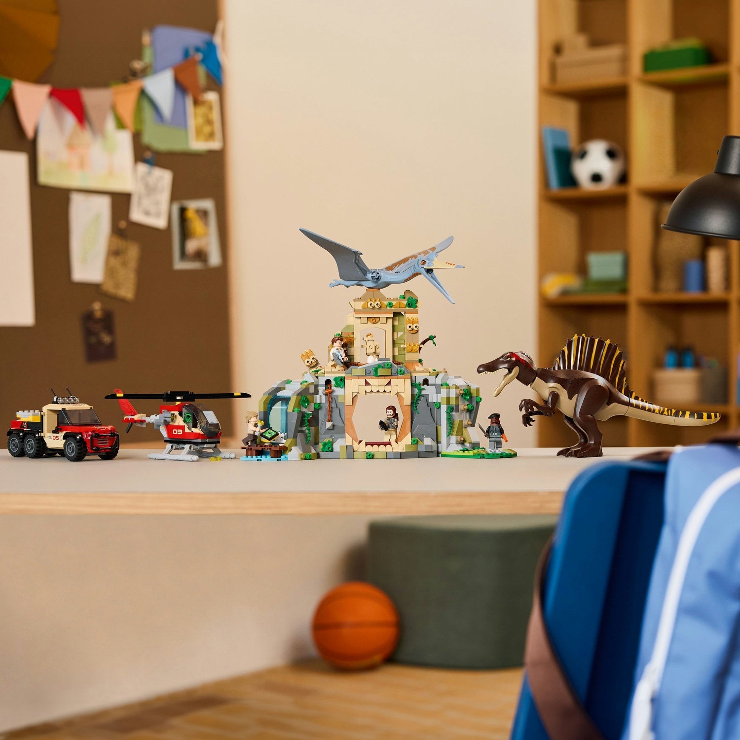 LEGO® Jurassic World Spinosaurus & Quetzalcoatlus Air Mission