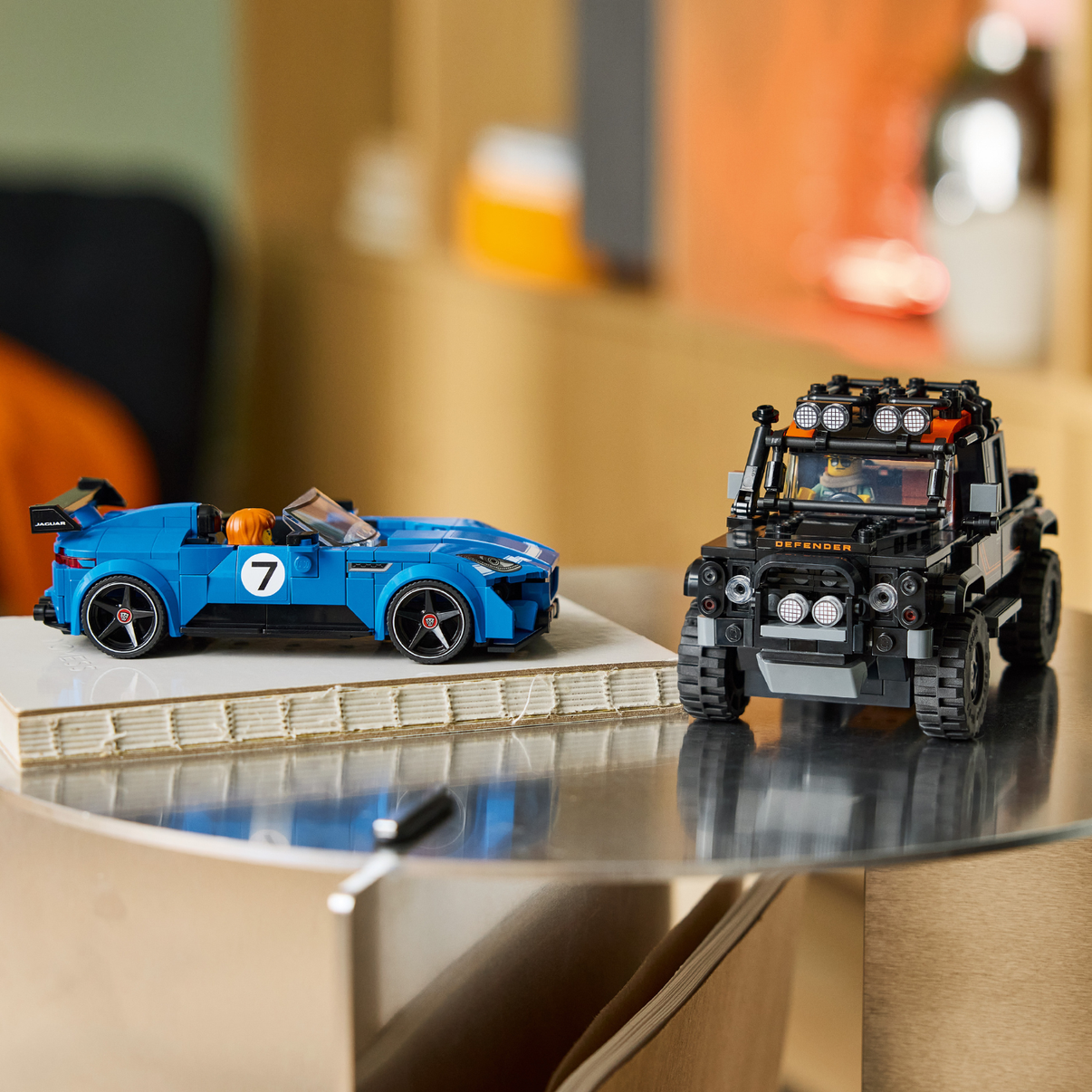LEGO® Speed Champions Jaguar Project 7 & Land Rover Defender