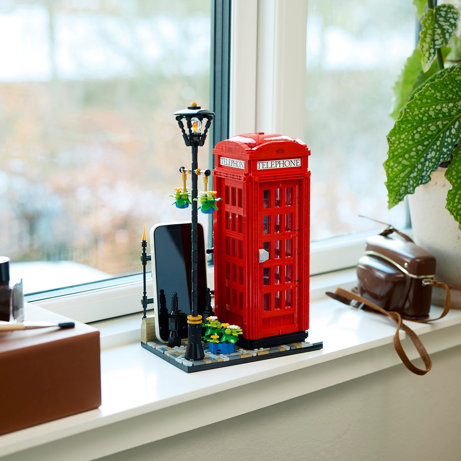 LEGO® Ideas Red London Telephone Box