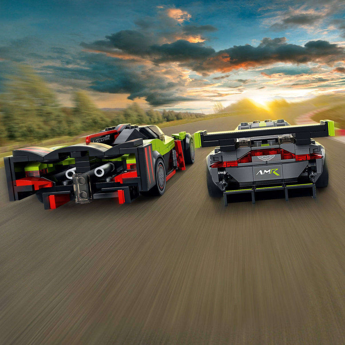 LEGO® Speed Champions Aston Martin Valkyrie AMR Pro and Aston Martin Vantage GT3